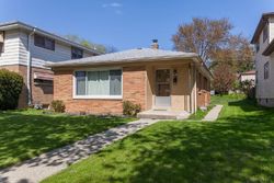 Pre-foreclosure in  N 91ST ST Milwaukee, WI 53222