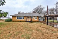 Pre-foreclosure Listing in NW 5TH ST LEXINGTON, OK 73051