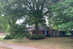 Pre-foreclosure in  WHITEBARK DR Memphis, TN 38133