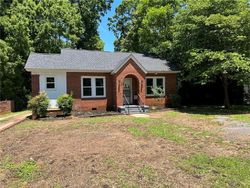 Pre-foreclosure in  CRESWELL AVE Anderson, SC 29621