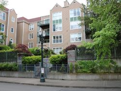 Pre-foreclosure in  S HARBOR WAY UNIT 309 Portland, OR 97201