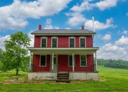 Pre-foreclosure in  MOUNTAIN DR Fredericksburg, PA 17026