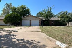 Pre-foreclosure in  SE LOMOND LN Lawton, OK 73501