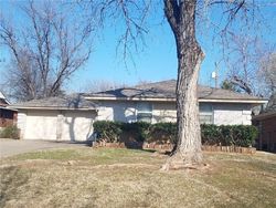 Pre-foreclosure in  LESLIE DR Oklahoma City, OK 73115