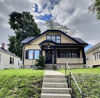 Pre-foreclosure in  W TOWNSEND ST Milwaukee, WI 53216