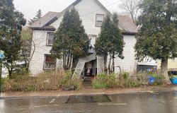 Pre-foreclosure in  W 6TH ST Berwick, PA 18603