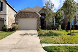 Pre-foreclosure in  SANDSTONE BRIDGE LN Rosharon, TX 77583