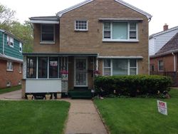 Pre-foreclosure in  N 87TH ST Milwaukee, WI 53222