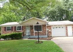 Pre-foreclosure in  FALLBROOK LN Woodbridge, VA 22193