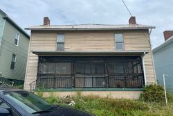 Pre-foreclosure Listing in GARFIELD AVE SCOTTDALE, PA 15683