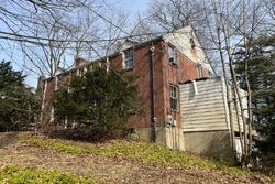 Pre-foreclosure in  DRAKE RD Scarsdale, NY 10583