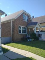 Pre-foreclosure in  S 8TH ST Milwaukee, WI 53215