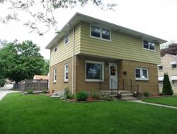 Pre-foreclosure in  MANITOBA AVE South Milwaukee, WI 53172