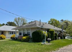 Pre-foreclosure in  YELLOWSTONE DR Toms River, NJ 08753