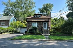  Center Dr, Hillsdale NJ