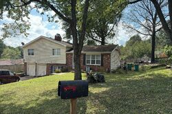  E Clovis Cir, Springfield MO