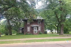 Pre-foreclosure Listing in N GROVE ST REDWOOD FALLS, MN 56283