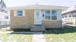Pre-foreclosure in  N 96TH ST Milwaukee, WI 53225