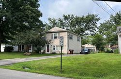 Pre-foreclosure in  CAMBRIDGE AVE Jackson, MI 49203