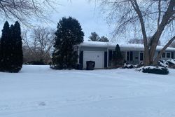 Pre-foreclosure in  SUSSEX DR Mchenry, IL 60050