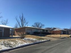 Pre-foreclosure in  LAKESIDE DR Godfrey, IL 62035