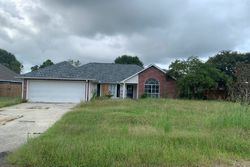 Pre-foreclosure in  CHAPEL HILL DR Denham Springs, LA 70706