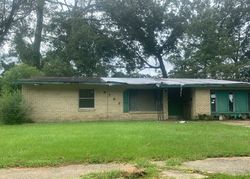 Pre-foreclosure in  PERIMETER DR Baton Rouge, LA 70812