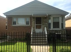 Pre-foreclosure in  N MULLIGAN AVE Chicago, IL 60630