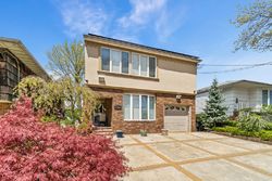 Pre-foreclosure in  WHITMAN DR Brooklyn, NY 11234