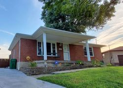 Pre-foreclosure in  WOODPECKER CT Louisville, KY 40216