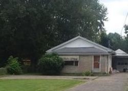 Pre-foreclosure in  ROOSEVELT AVE Louisville, KY 40213