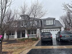 Pre-foreclosure in  LORADALE RD Oswego, IL 60543