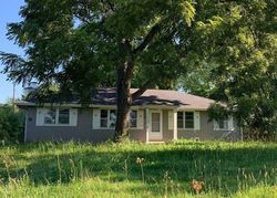 Pre-foreclosure in  NW 35TH ST Topeka, KS 66618