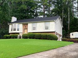 Pre-foreclosure in  MOSELEY LN Birmingham, AL 35215