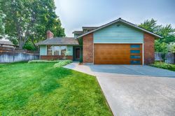 Pre-foreclosure in  W BROOKVIEW DR Boise, ID 83709