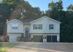 Pre-foreclosure in  THOMPSON HILL OVERLOOK DR Whitesburg, GA 30185