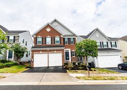 Pre-foreclosure in  EASY BIRD LOOP Woodbridge, VA 22191