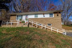 Pre-foreclosure Listing in KINGS RD PINEY FLATS, TN 37686