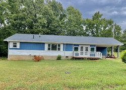 Pre-foreclosure Listing in CURTIS LN NEW JOHNSONVILLE, TN 37134