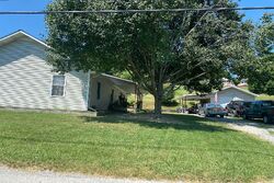 Pre-foreclosure in  CEDAR LN Tazewell, TN 37879