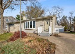 Pre-foreclosure in  3RD ST Moline, IL 61265