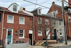 Pre-foreclosure in  E VINE ST Lancaster, PA 17602