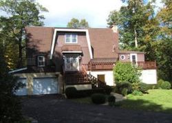 Pre-foreclosure Listing in FOREST DR MOSCOW, PA 18444