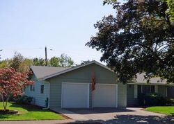 Pre-foreclosure in  8TH AVE NE Salem, OR 97303