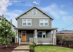 Pre-foreclosure in  N NEWELL AVE Portland, OR 97203