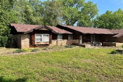 Pre-foreclosure in  ROCKWOOD LN Norman, OK 73071