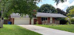 Pre-foreclosure in  HIRA ST Waterford, MI 48328