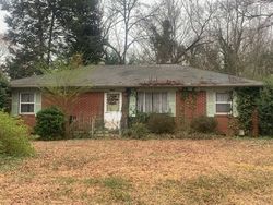 Pre-foreclosure in  LAKESIDE DR Charlotte, NC 28215