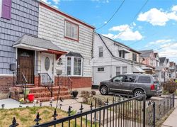 Pre-foreclosure in  201ST PL Saint Albans, NY 11412