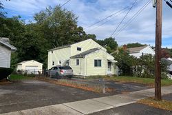 Pre-foreclosure in  FORGHAM RD Rochester, NY 14616